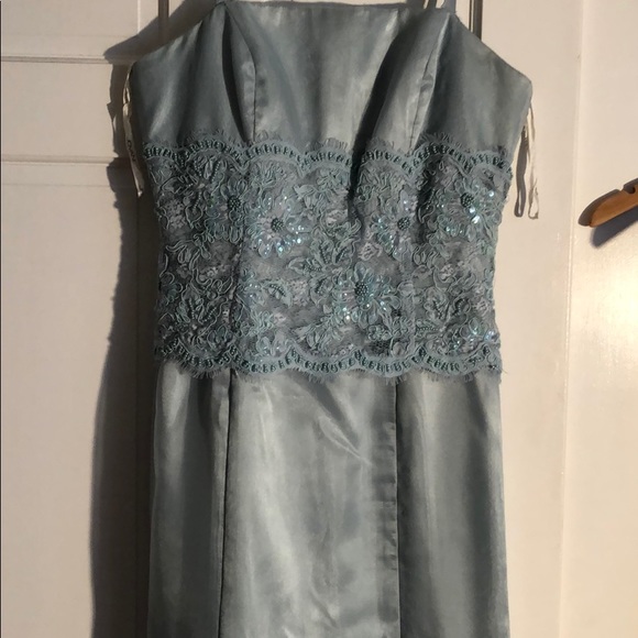 Dress - Picture 2 of 3